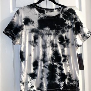 LULUs Black & White tye dye t - shirt